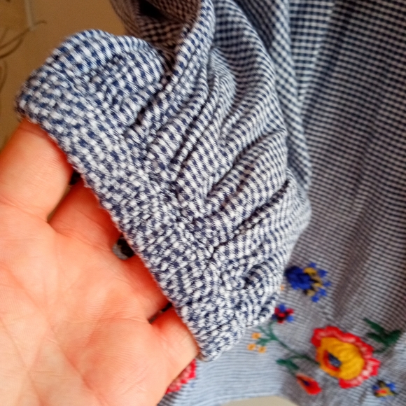 Zara Floral Navy and White Embroidered Top - Picture 16 of 16